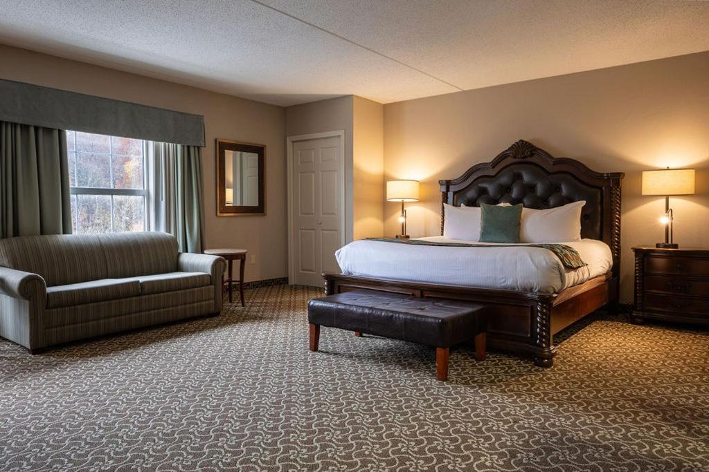 D. Hotel Suites&Spa Holyoke Exterior foto