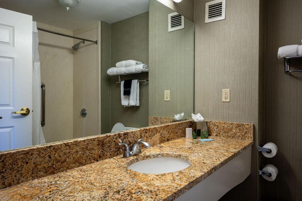 D. Hotel Suites&Spa Holyoke Exterior foto